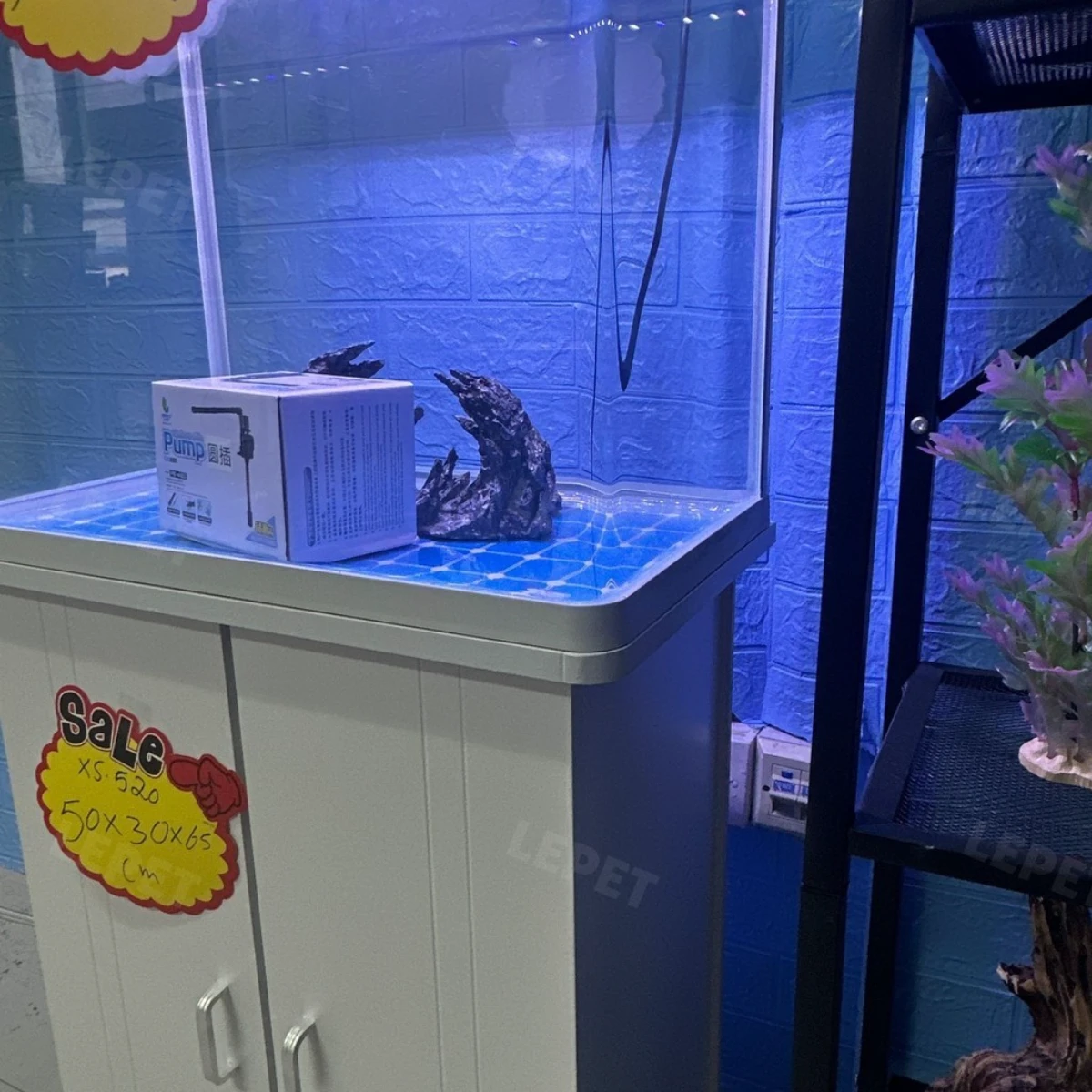 LEPET AQUARIUM PAKET MURAH DAN LENGKAP DENGAN MEJA UKURAN P520 / AQUARIUM SET CABINET foto 2
